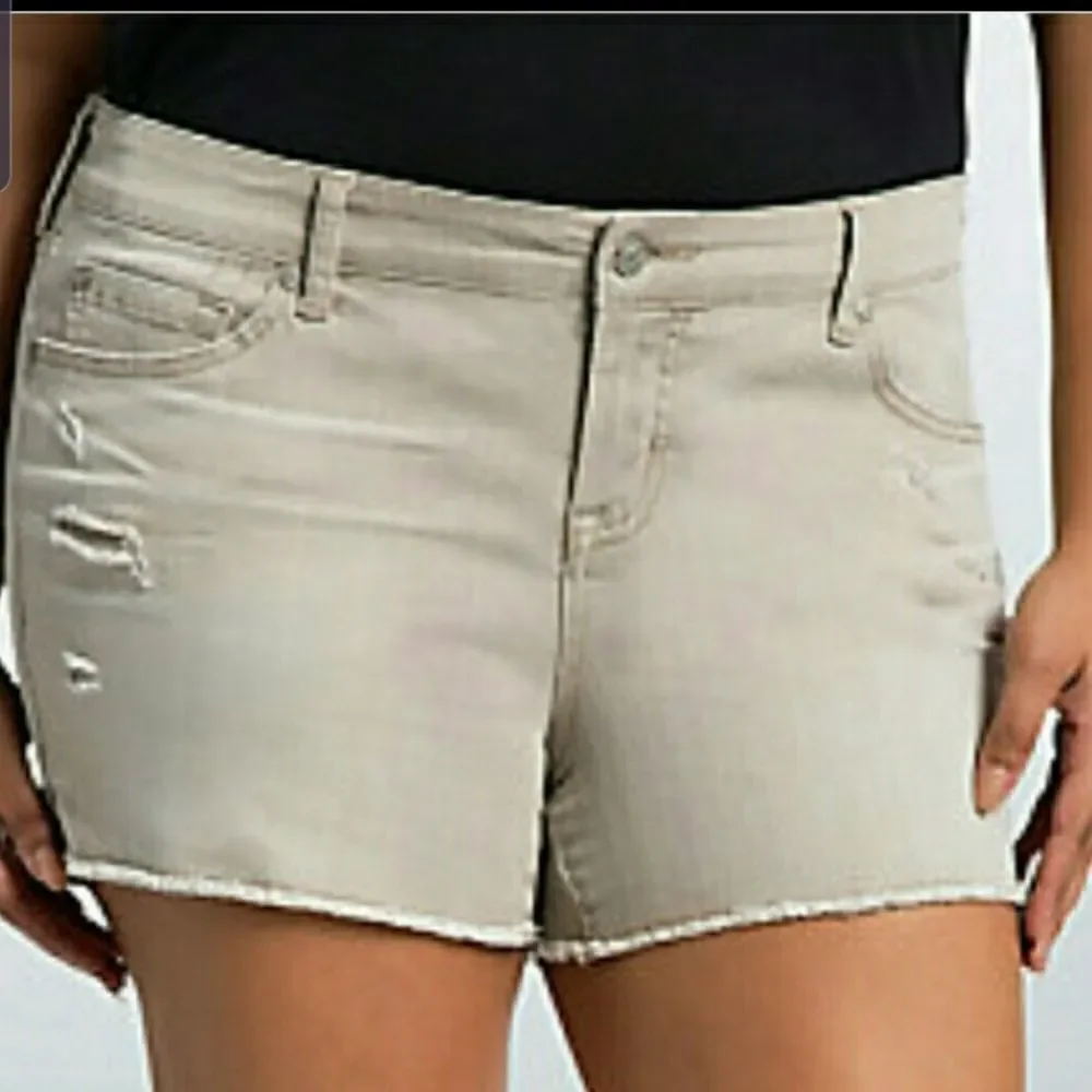 Torrid tan jean cutoff shorts sz 26